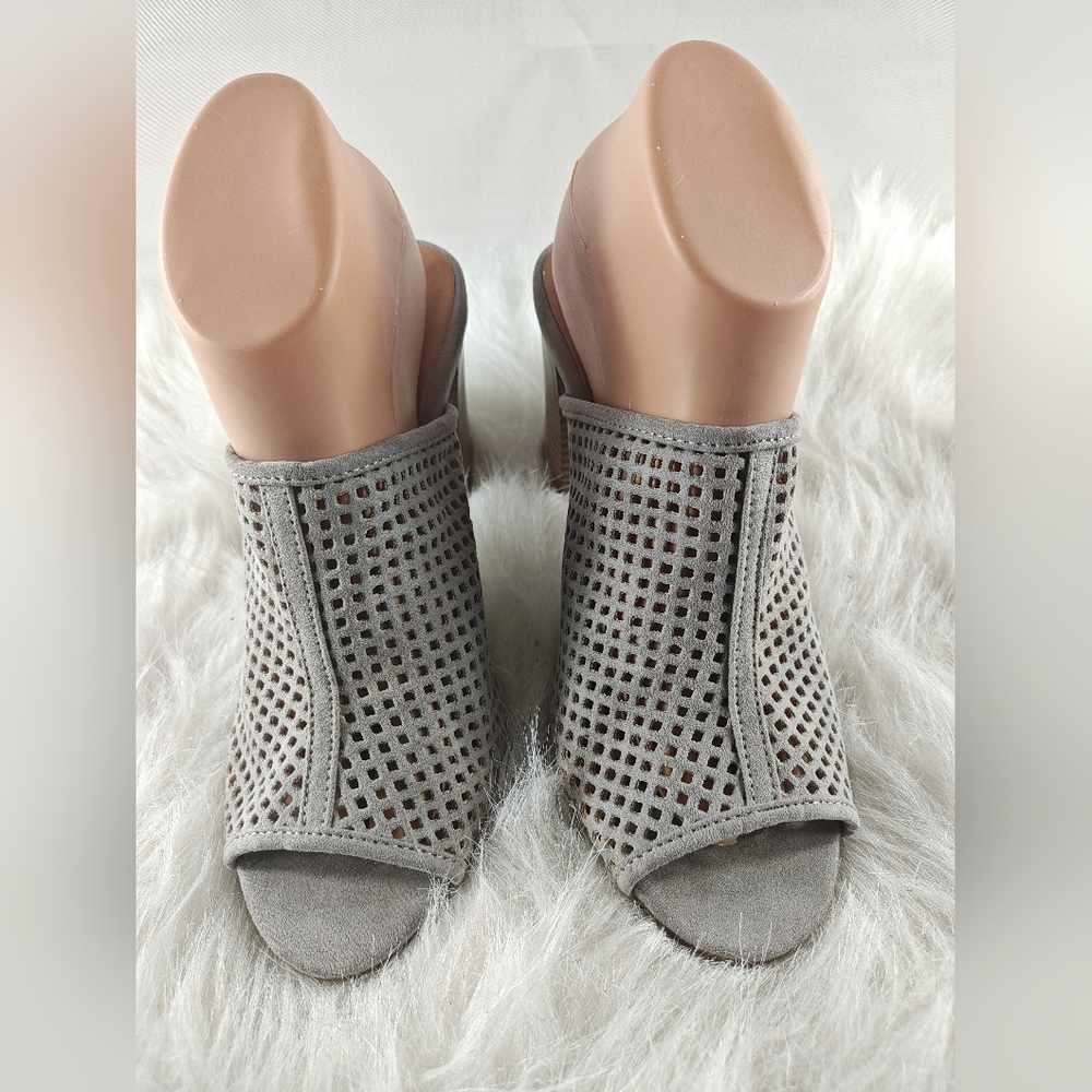 Maurices Faux Leather Wood Block Heels Perforated Open Toe Mule Sandals womens 8